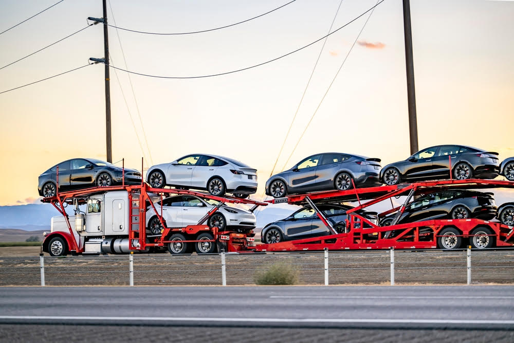 https://www.routerunnersautotransport.com/images/tracking-vehicle-transit.jpg